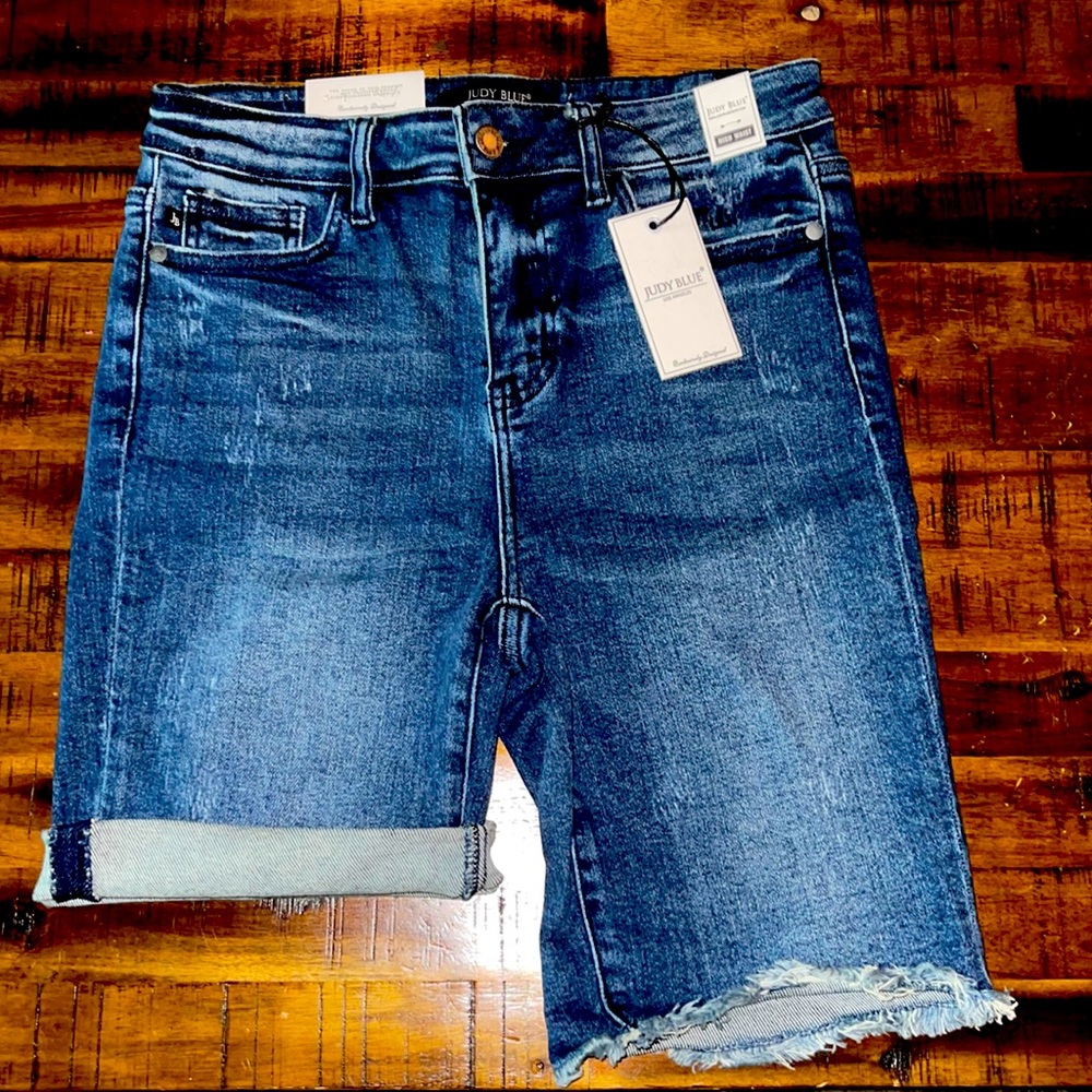 NWT Judy Blue Bermuda